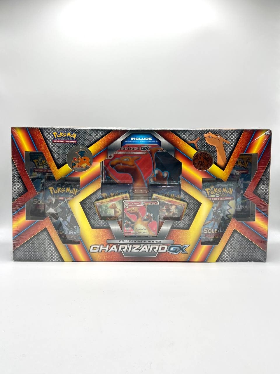 Collezione premium Pokemon Charizard GX 2017 6 bustine 1 spilla 3 promo Italiano