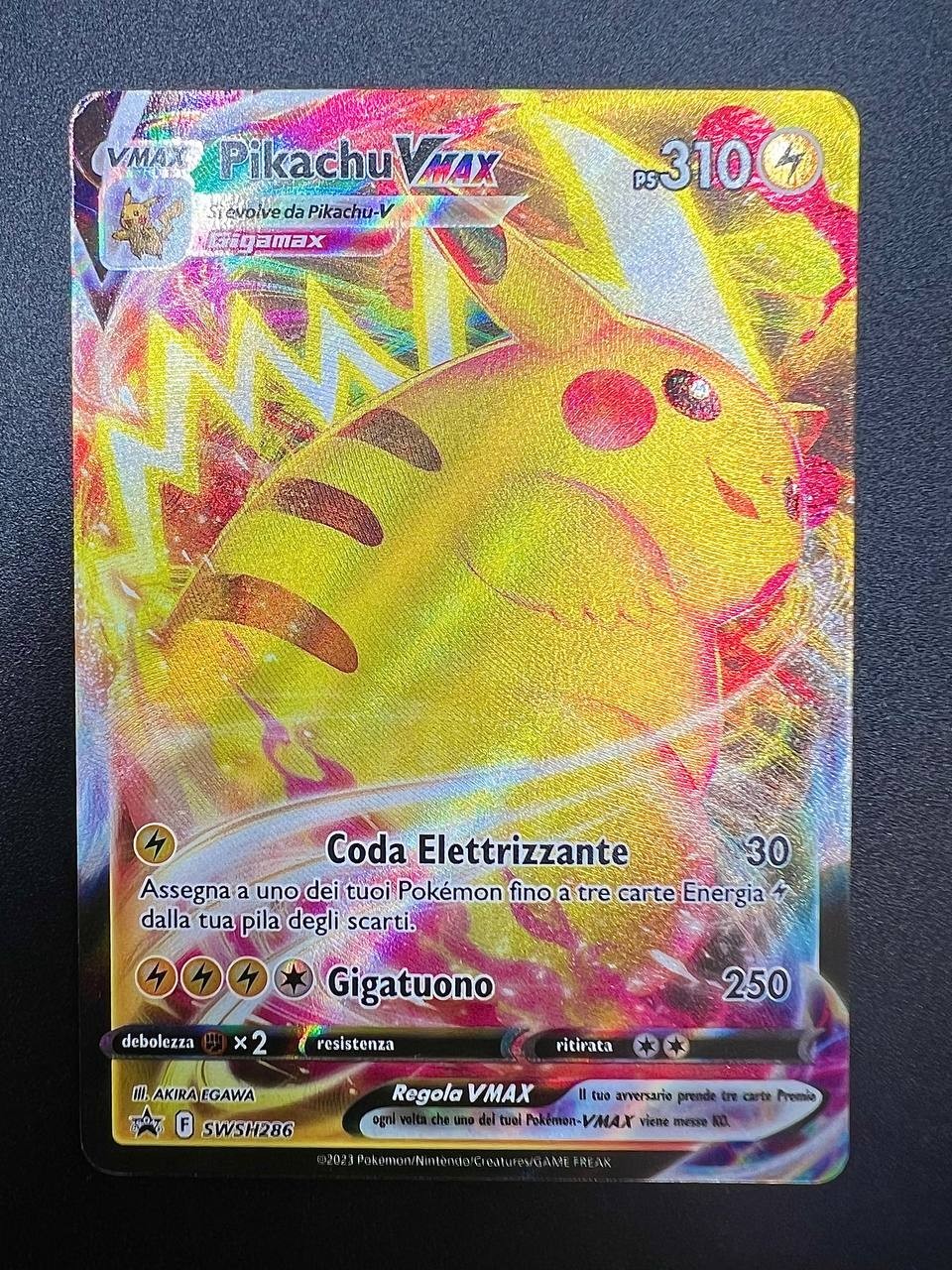 carta pokemon Pikachu VMAX SWSH 286 Black Star Promos italiano excellent