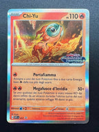 Pokemon Chi-Yu 057 Holo Promo Paradosso temporale Stamped Near Mint Italiano
