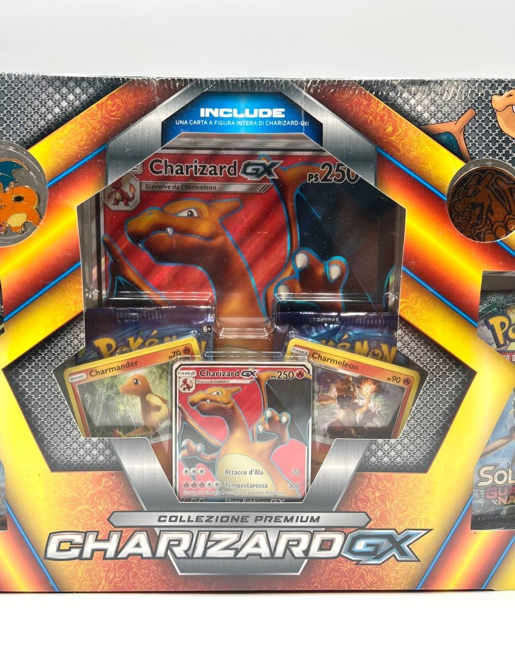 Collezione premium Pokemon Charizard GX 2017 6 bustine 1 spilla 3 promo Italiano