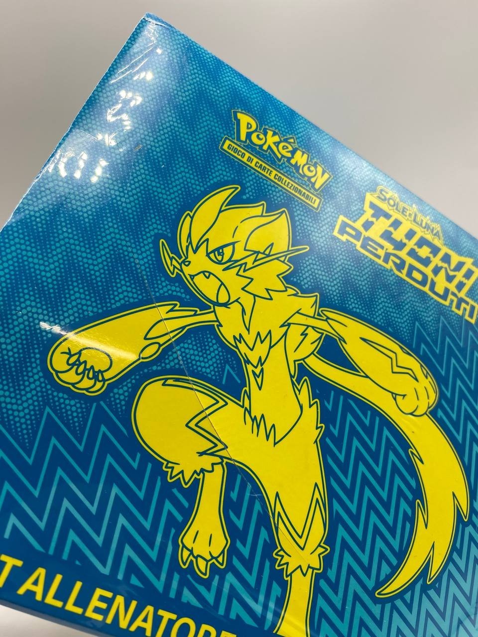 Pokémon ETB Tuoni Perduti ITALIANO Difetto Taglio Set Allenatore Fuoriclasse